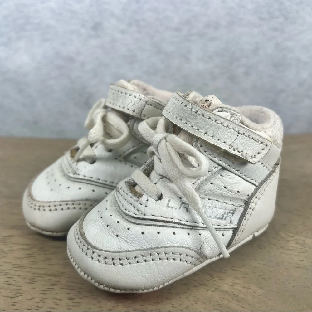 Vintage 90’s LA Gear White Silver Infant‎ Sneakers Size 1 Soft Bottom Crib Shoes
